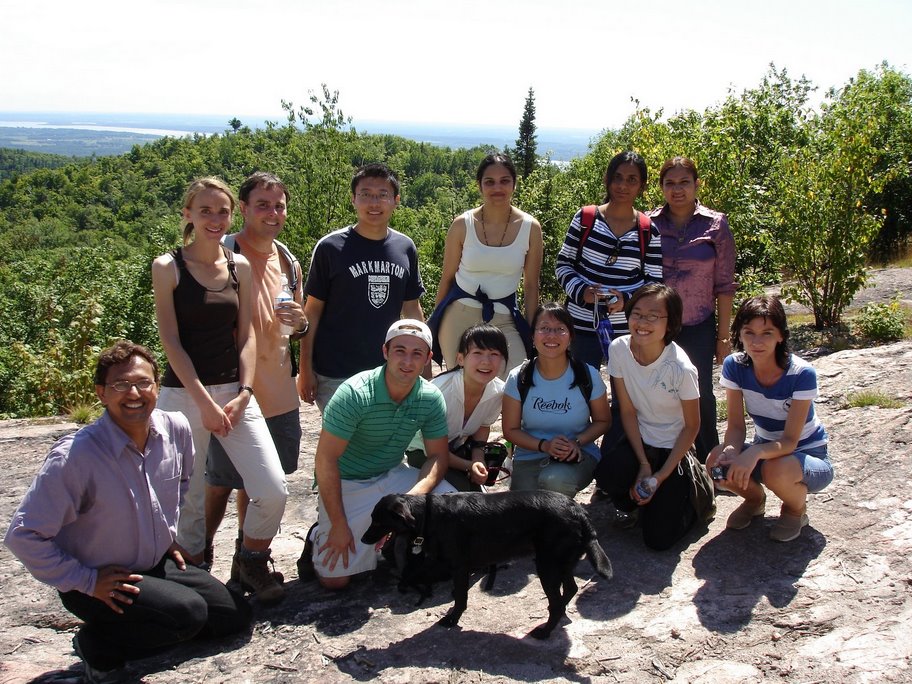 groupphotos/hiking2008.JPG